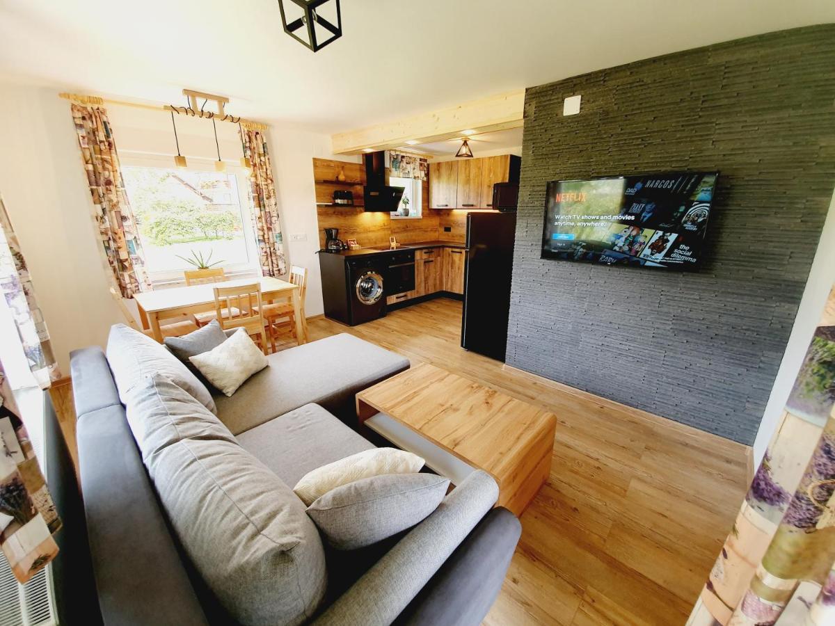 Zirovnica Honey Apartments מראה חיצוני תמונה