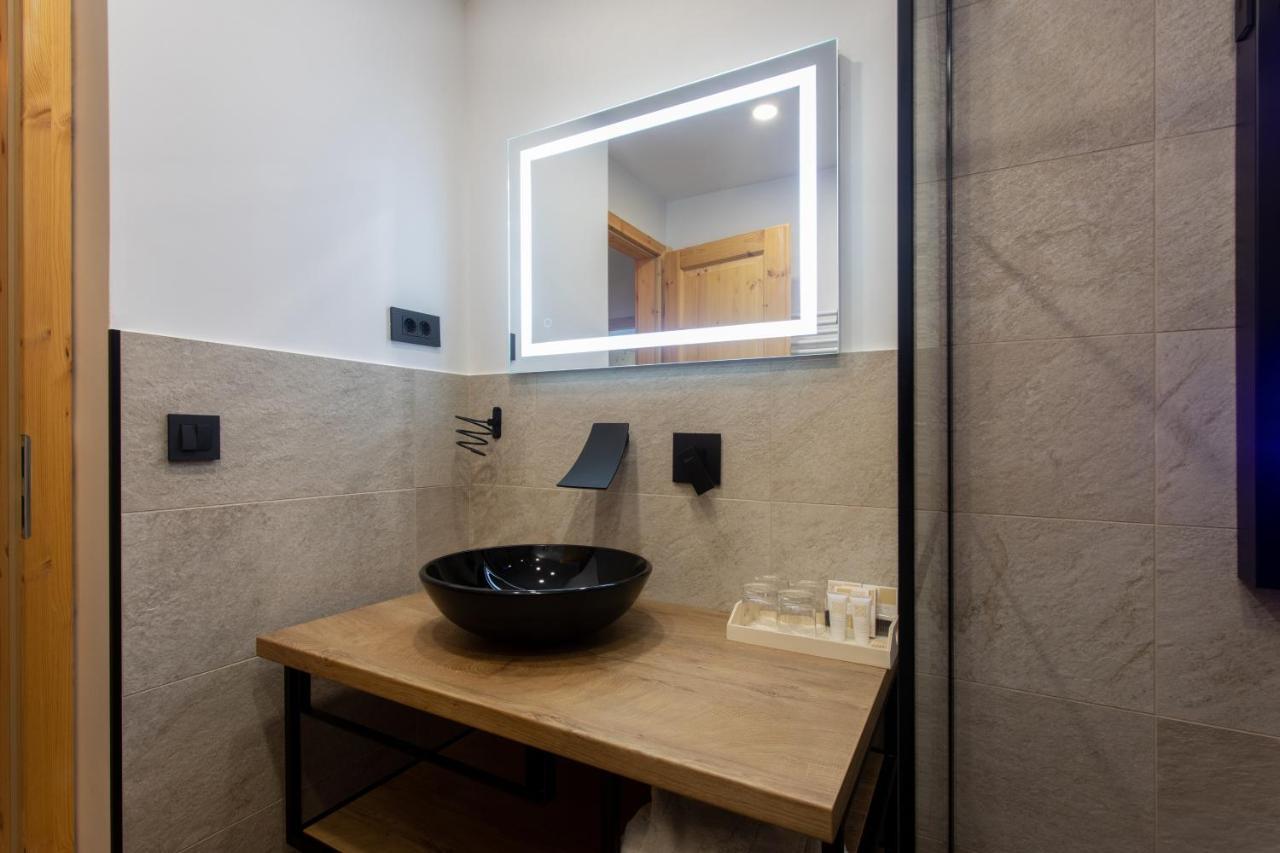 Zirovnica Honey Apartments מראה חיצוני תמונה